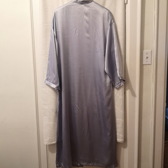 3/$20 Jones New York robe - Picture 14 of 14